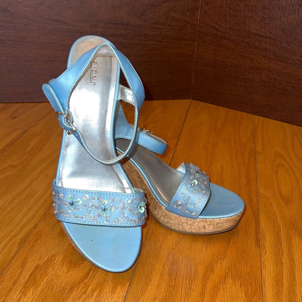 Blue wedges